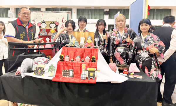 致用高中美容科及餐旅群畢業成果展演  「異國風情」及「異鄉尋味」創意無限