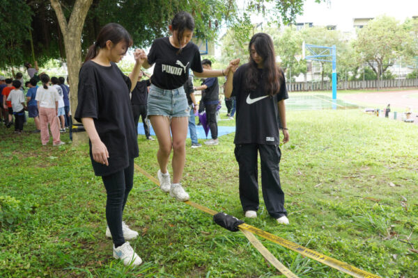 大葉大學休閒系落實大學社會責任 白沙國小畢業生體驗攀樹與走繩