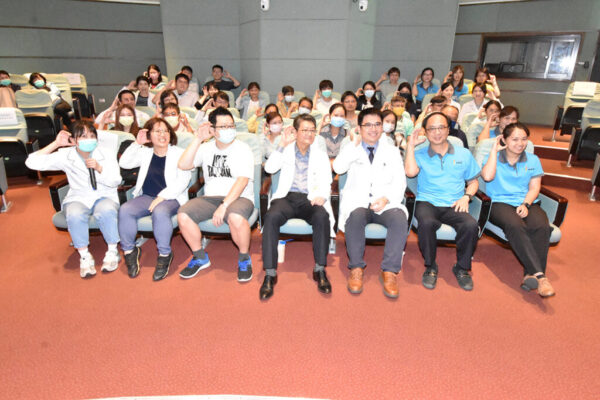 6旬翁接受人工電子耳手術獲得「重聲」 不再雞同鴨講