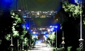 中市LED路燈點亮大肚山頭 「藍色公路」浪漫夜景吸睛