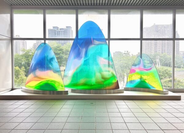 公共藝術《日日》光影美學  中捷文心森林公園站新嬌點