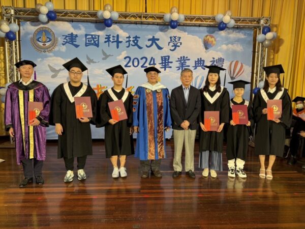 建國科大畢業感恩季 碩班生捐贈35萬元回饋母校栽培