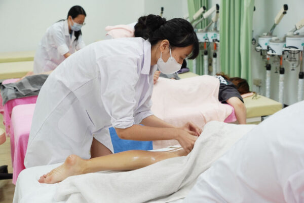 大葉大學藥保系11生考取瑞典式按摩國際證照 通過率百分百