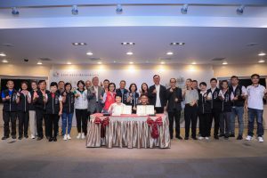 羅布森捐建台中圖書館 公私合力開創閱讀祕境