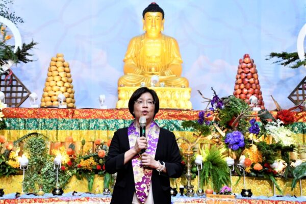 中部全國供佛齋僧大會 近2萬人在彰化縣立體育館祈福