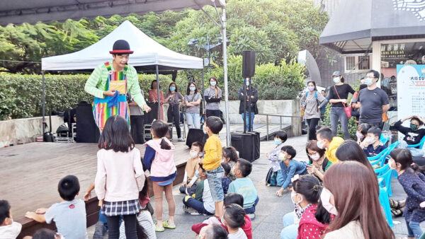 中市大墩假日廣場節慶活動登場 嘉味軒餅店贈百盒花博餅徵創意