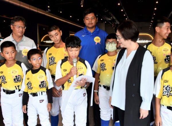彰化縣長王惠美兌現承諾 請冠亞軍選手吃大餐