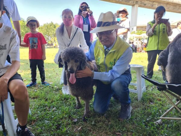 彰化市舉辦『2024毛孩Party』結合寵物護理與農特產品推廣 吸引全家共享歡樂時光